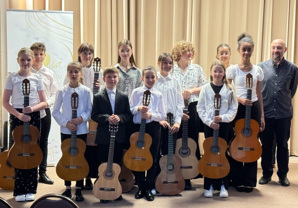 2025-05-30 koncert klasy gitary p. Adama Szwarca03